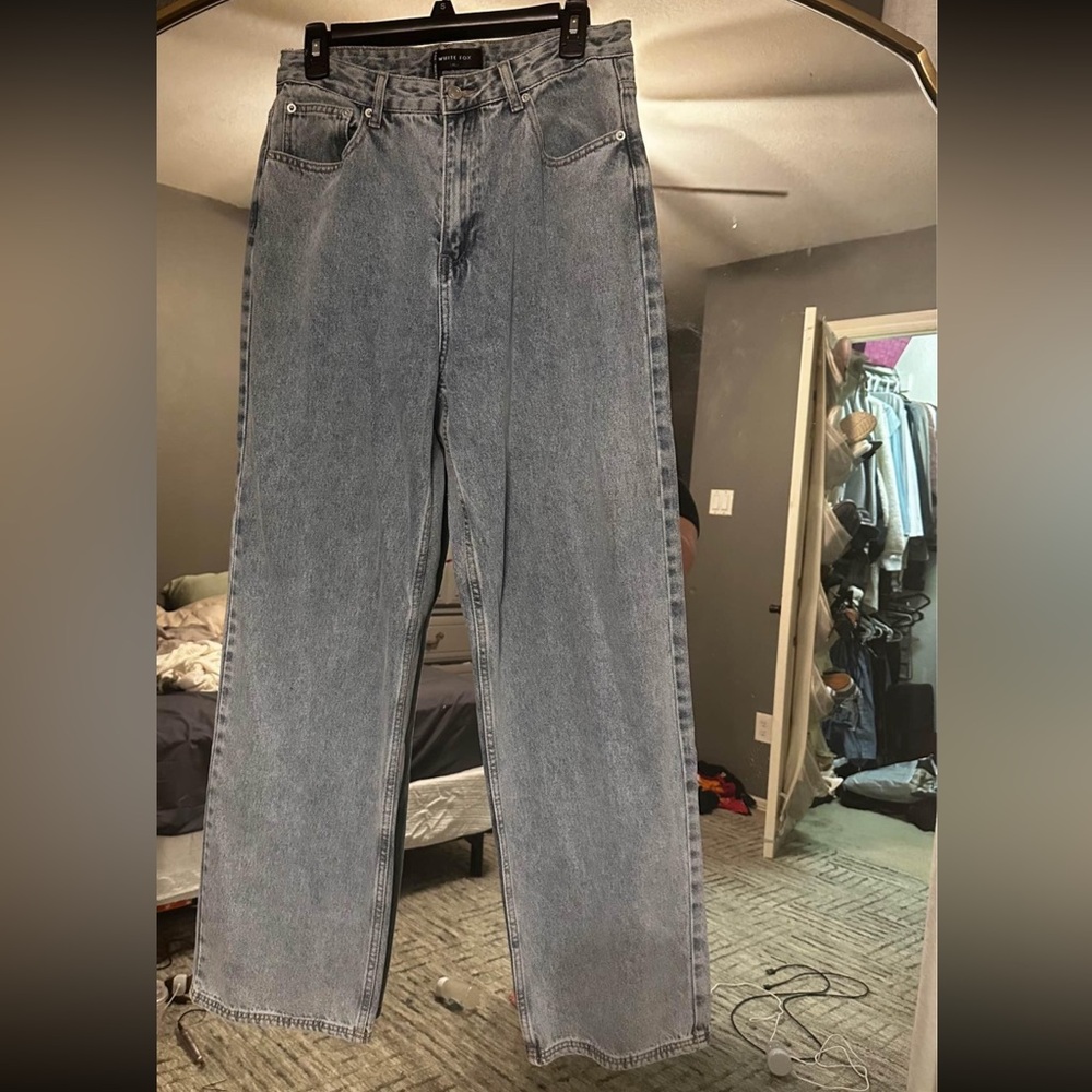 Size XL(10) White fox jeans. Tall girl friendly!!!Never worn.